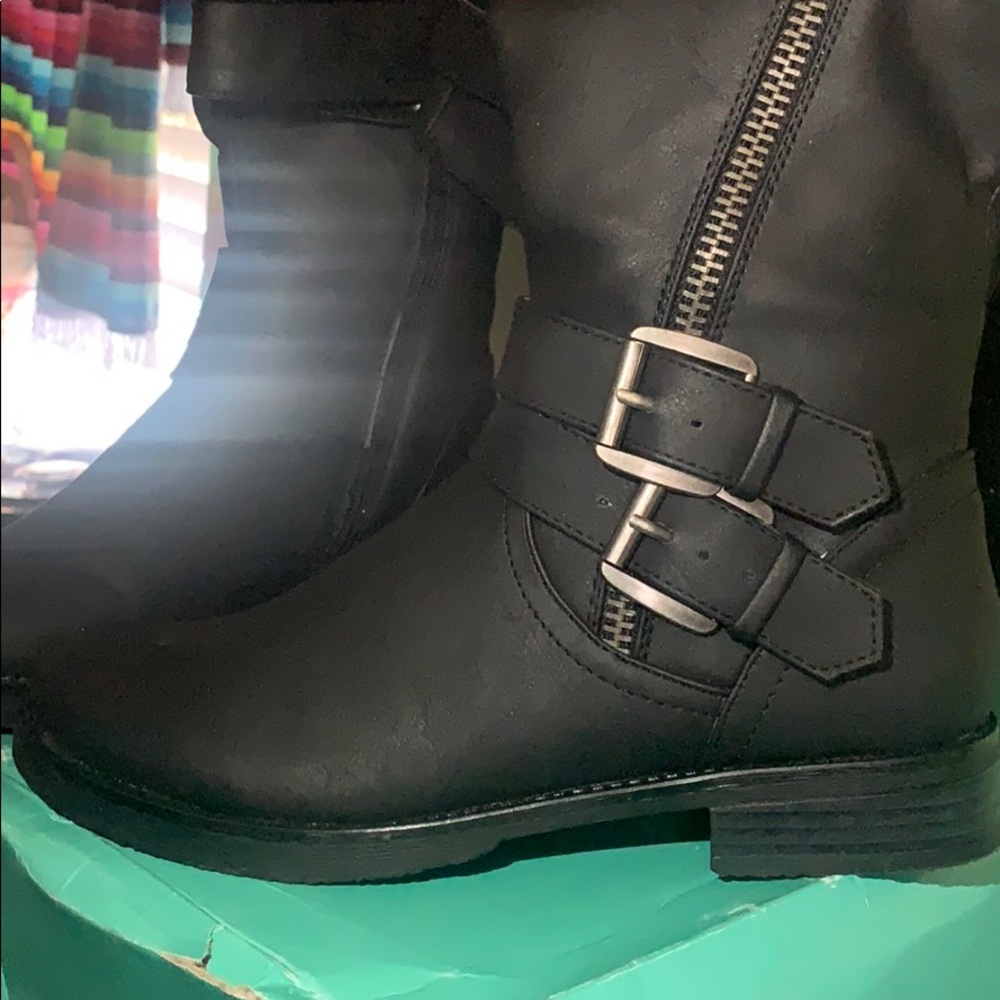 BRAND NEW MAURICES BOOTS